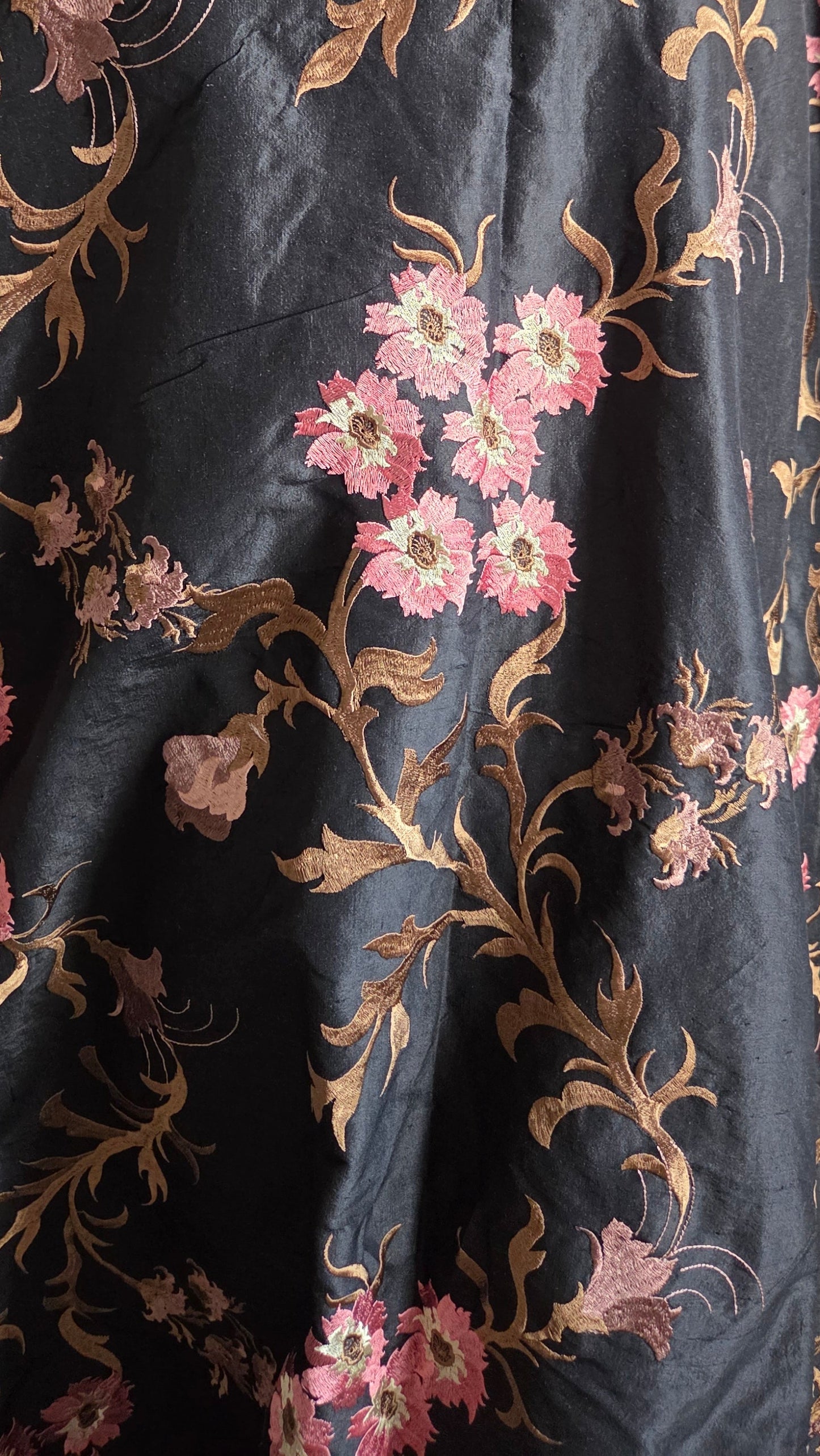 Blusa di seta ricamata P/E 133